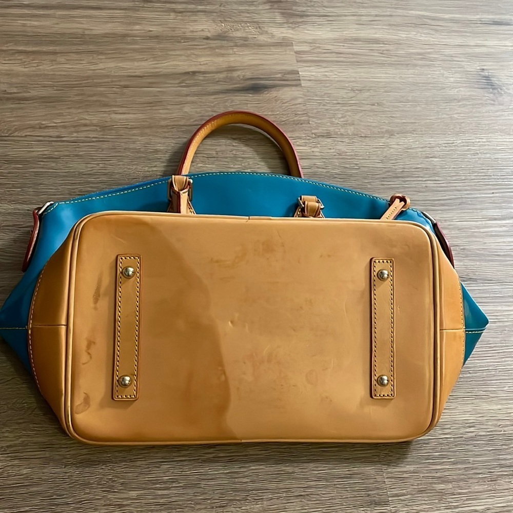 Dooney & Bourke hand bag - Picture 5 of 9